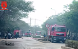 Tiểu thương đập tường giải cứu hàng hóa ở vụ cháy chợ Quang